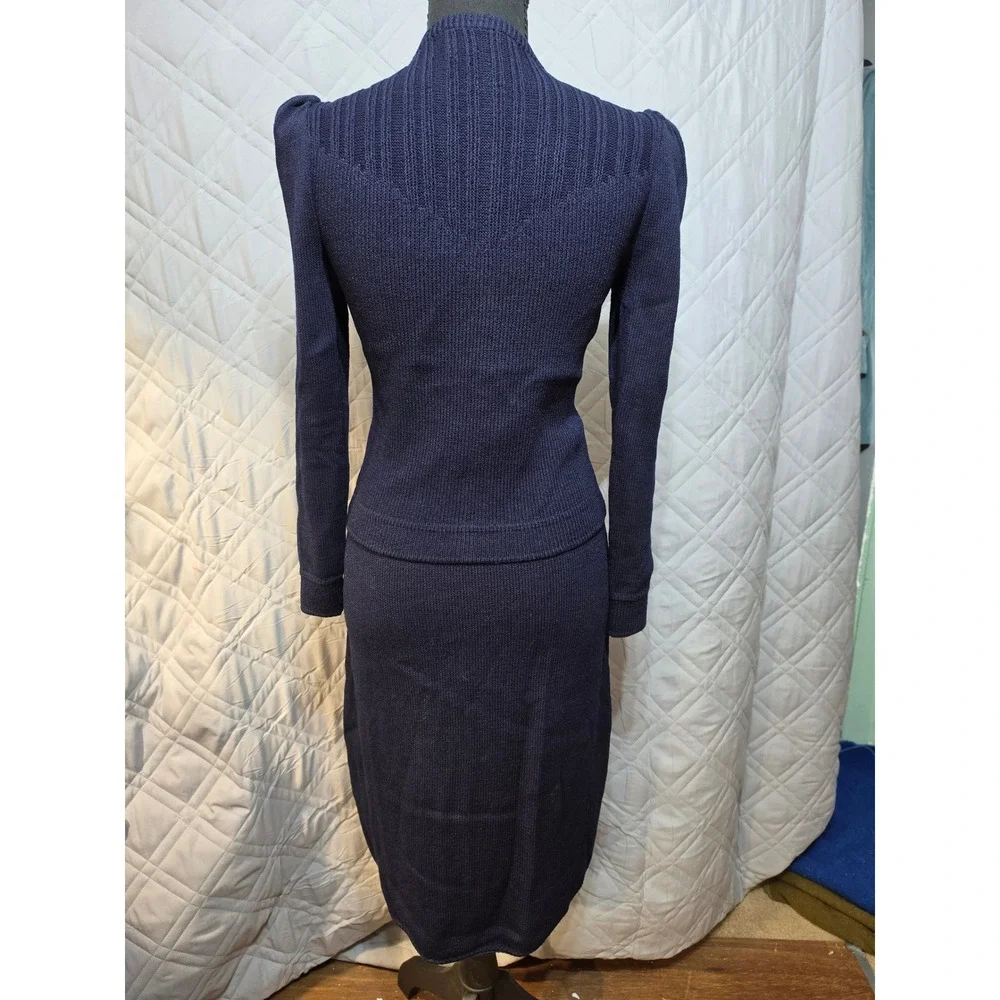 St John Marie Gray Navy Blue Knit Skirt Suit Gold Enamel Button Set Womens READ